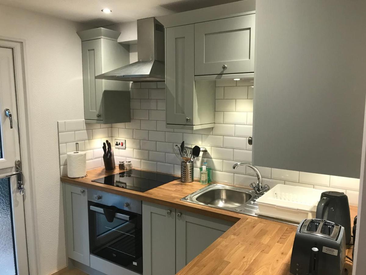 Foxes Sea Side Retreat Deluxe Chalet Is A Lovely Holiday Home Tucked Away On The Kent Coast Kingsdown  Exterior photo